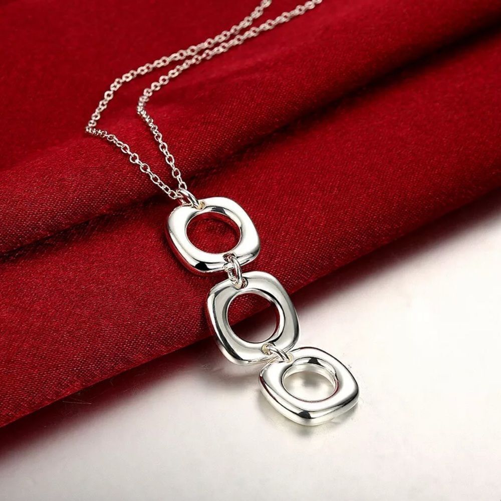 The Tibetan Trio Pendant necklace in 925